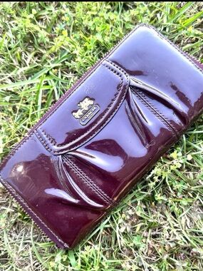 Coach Patent Accordion Wallet in Burgundy Gloss